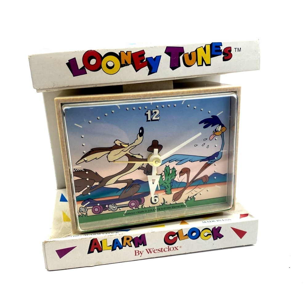 Westclox Looney Tunes Alarm Clock E Wild Coyote Road Runner Corded 1994 Vintage